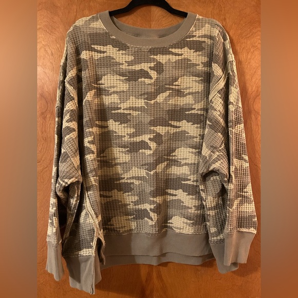American Eagle Outfitters Tops - Women’s Camo Waffle-Knit Crewneck Shirt - Olive/Tan American Eagle Large
